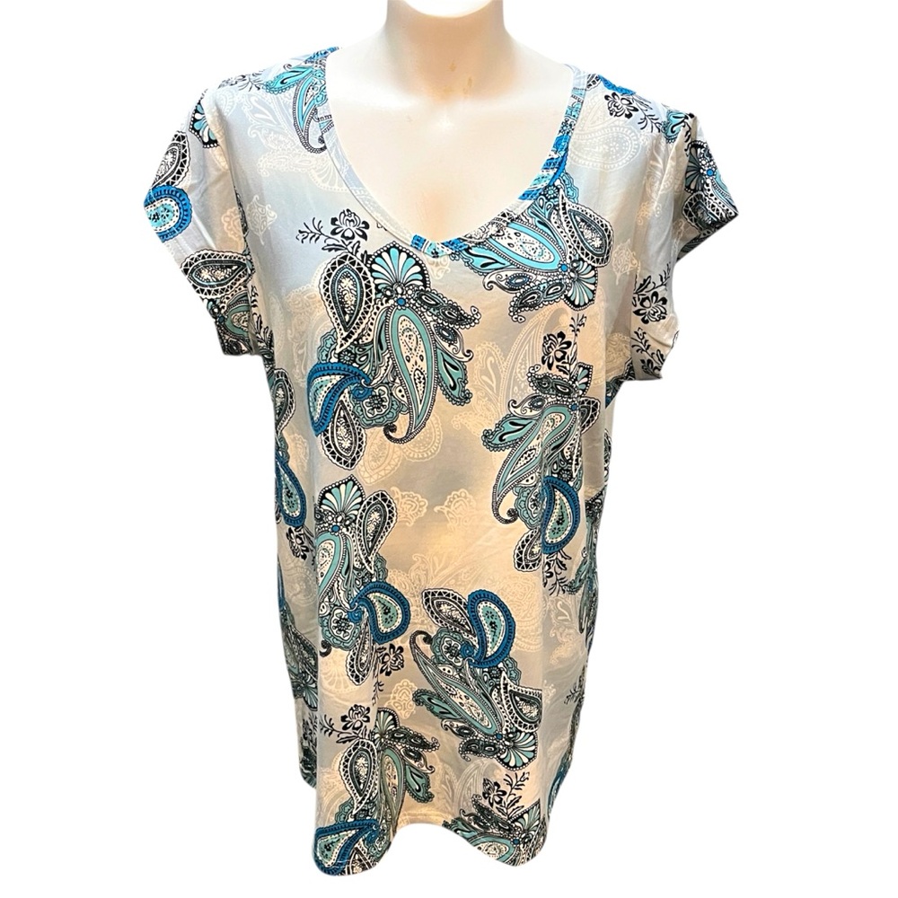 NWT• Wneedu Paisley Print V-Neck Top